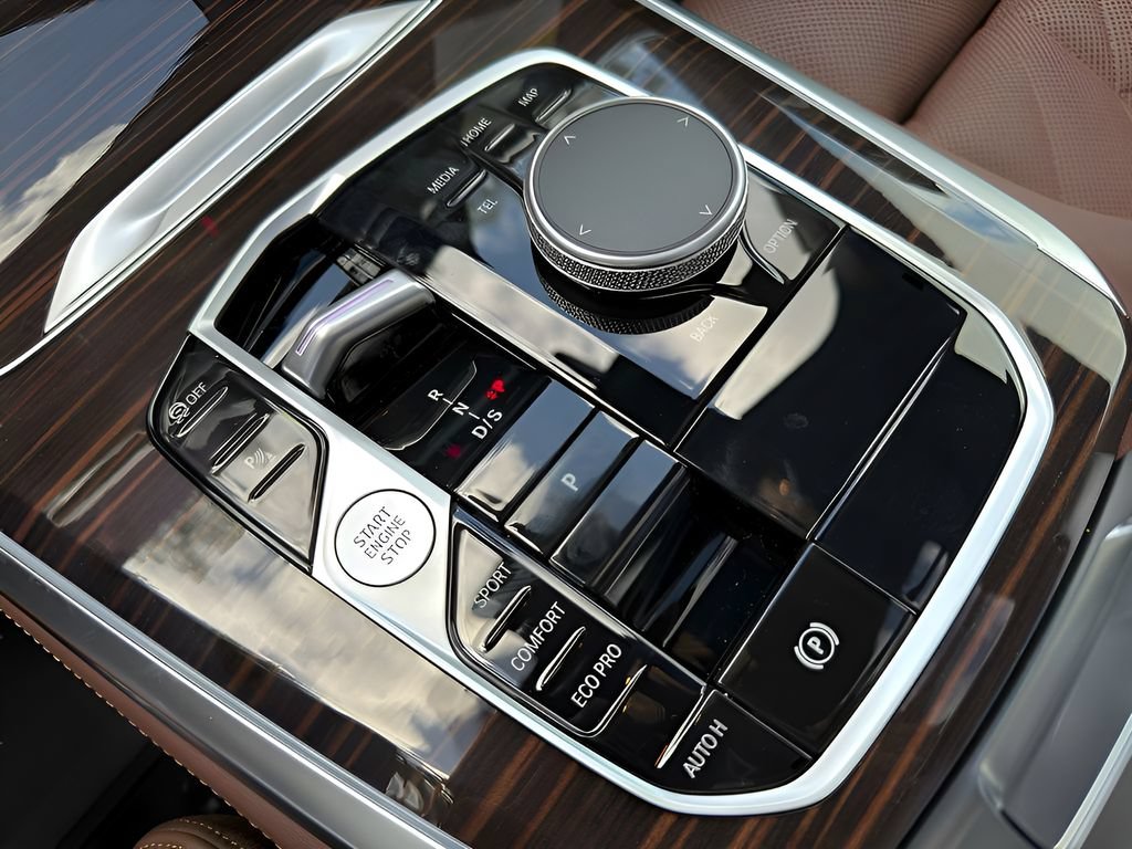 Certified 2026 BMW X5 sDrive40i w/ Premium Package RWD image 19