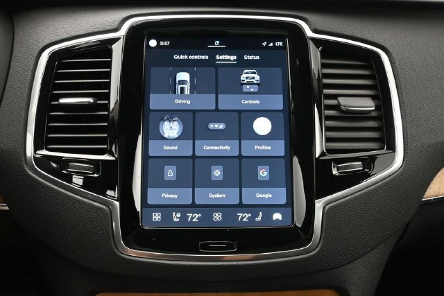 Used 2024 Volvo XC90 B6 Plus w/ Protection Package AWD/4WD image 16
