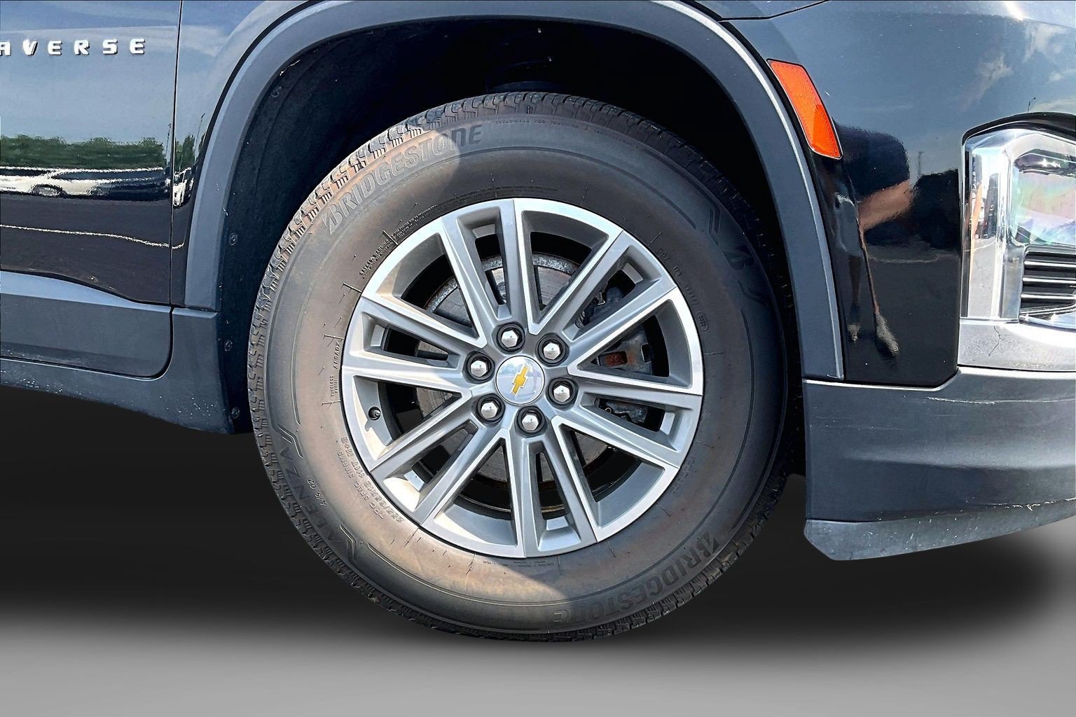 Used 2023 Chevrolet Traverse LT AWD/4WD image 9