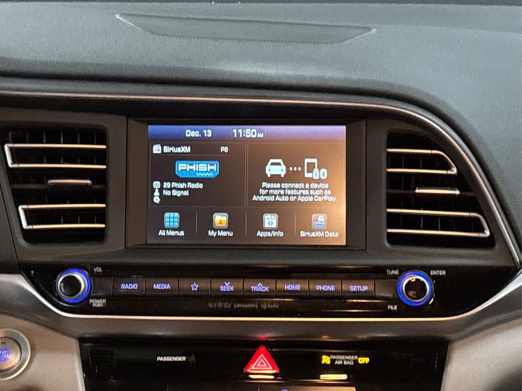 Used 2019 Hyundai Elantra Limited image 18