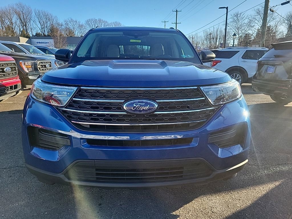 Certified 2023 Ford Explorer XLT w/ Class IV Trailer Tow Package image 3