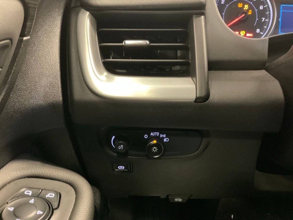 Used 2024 GMC Terrain SLE image 15