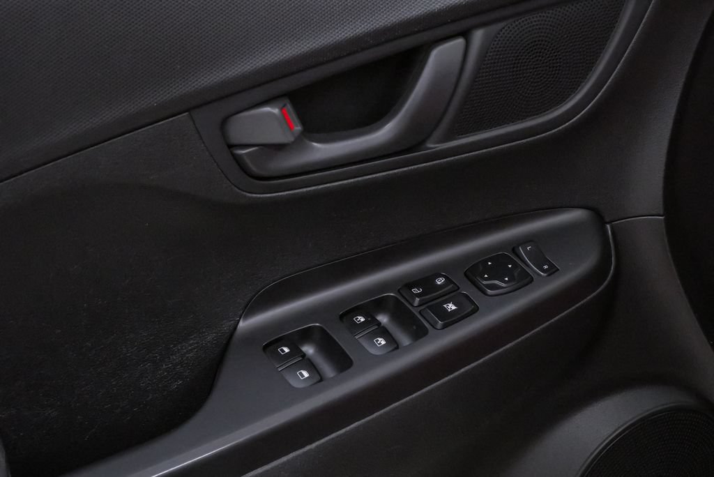 Used 2018 Hyundai Kona SEL FWD image 26