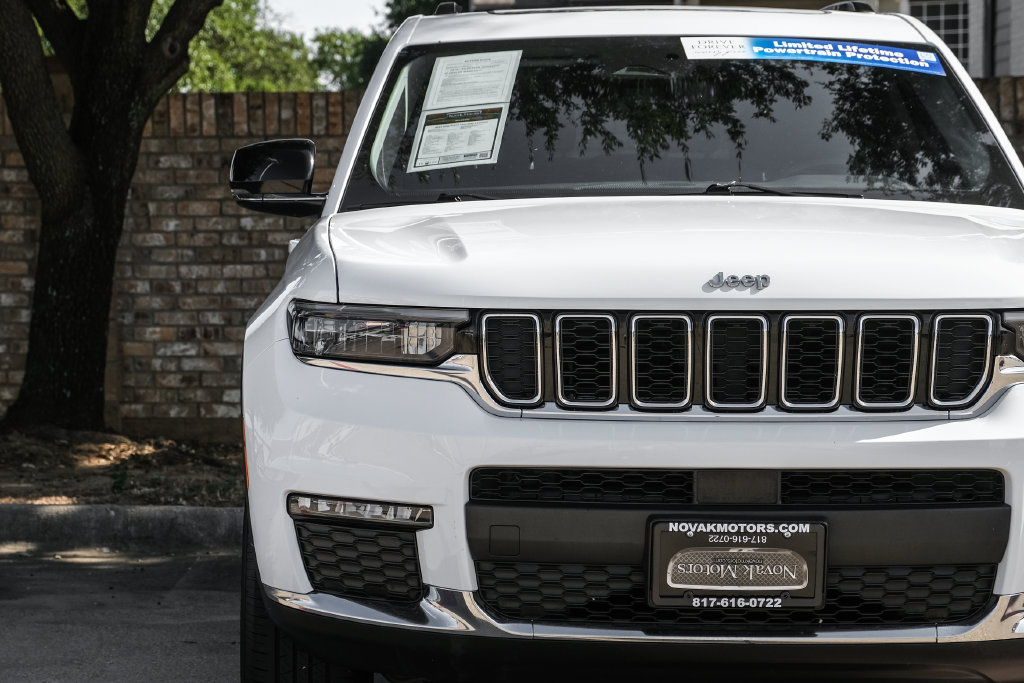 Used 2023 Jeep Grand Cherokee L Limited AWD/4WD image 56