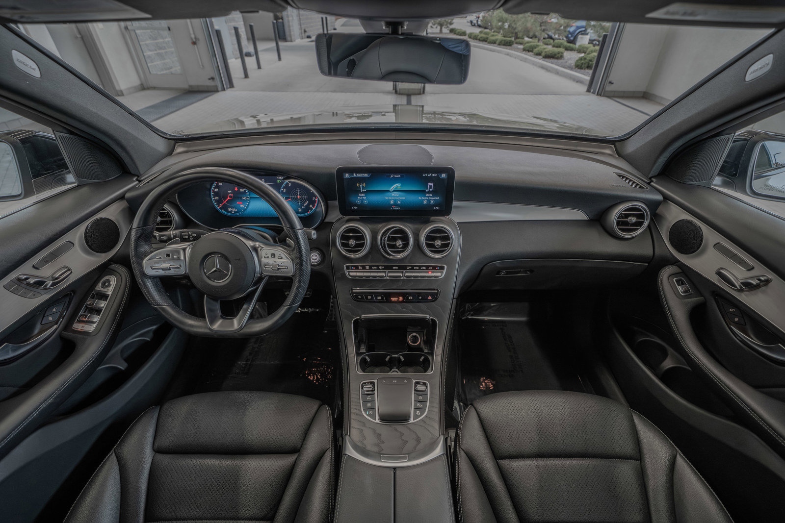 Used 2021 Mercedes-Benz GLC 300 GLC 300 image 8