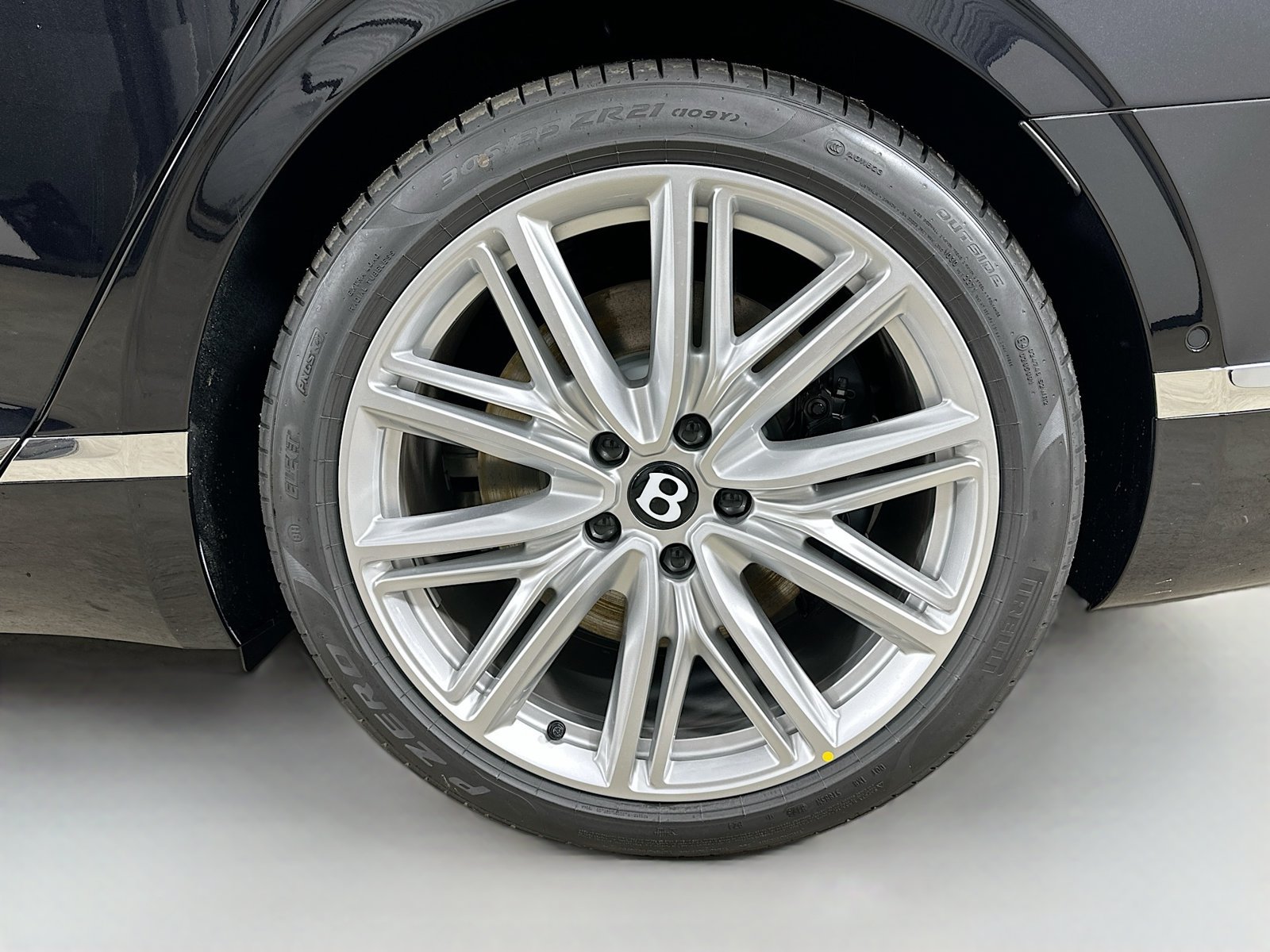 New 2026 Bentley Flying Spur V8 AWD/4WD image 68