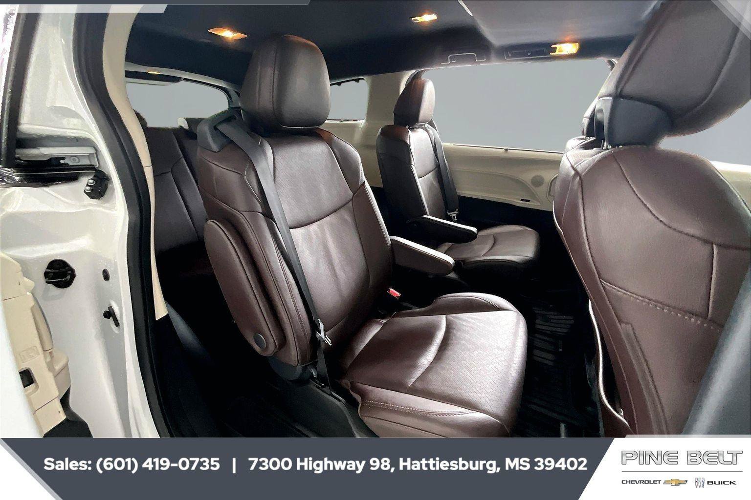 Used 2024 Toyota Sienna Platinum AWD/4WD image 20