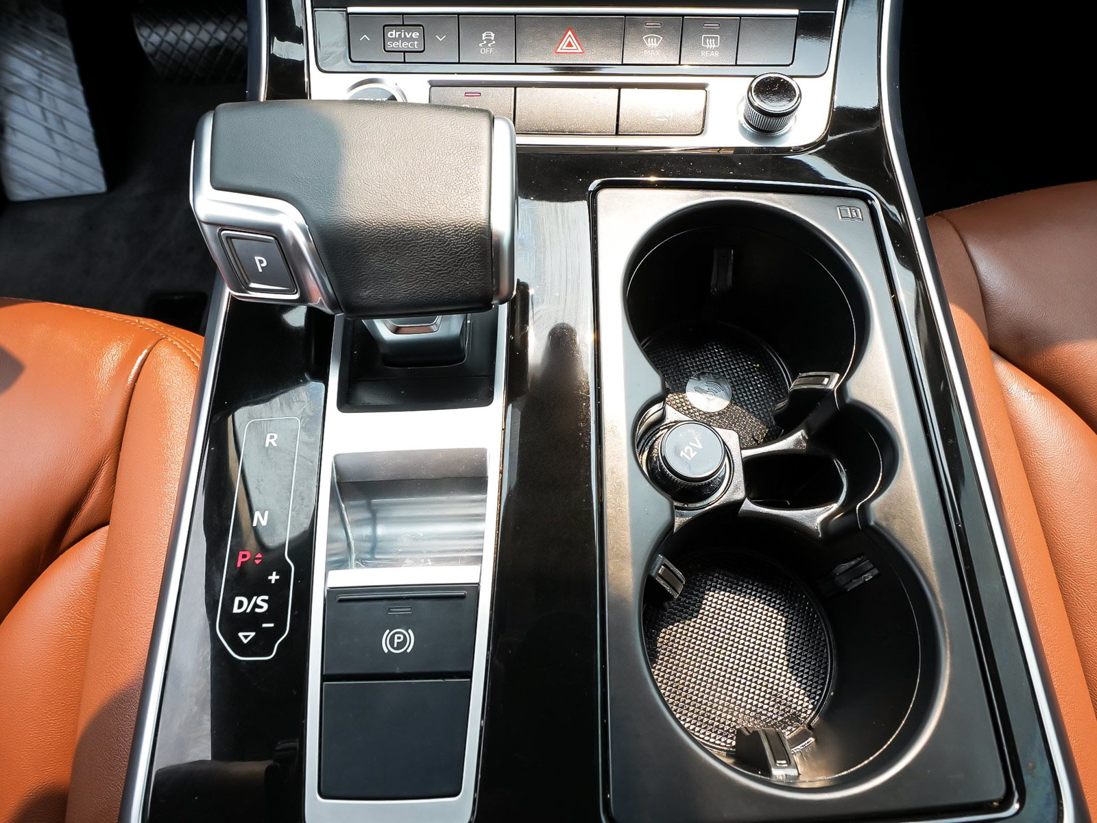 Used 2023 Audi Q8 Premium w/ Convenience Package AWD/4WD image 29