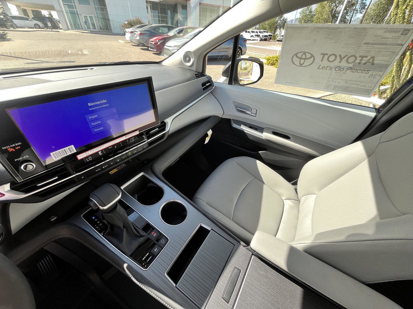 New 2025 Toyota Sienna XLE image 35