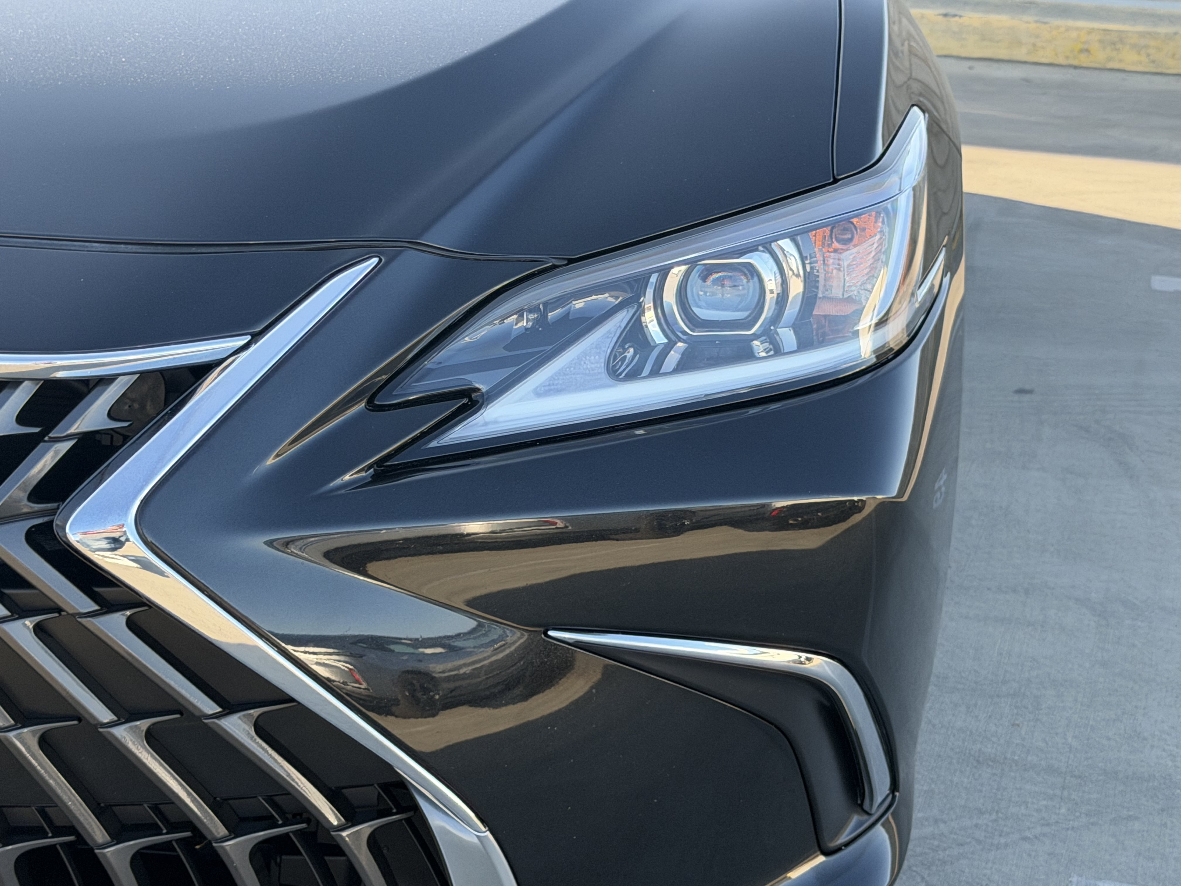 Certified 2024 Lexus ES 350 w/ Accessory Package (Z1) FWD image 12