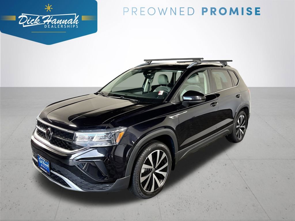 Used 2022 Volkswagen Taos SE w/ Panoramic Sunroof Package