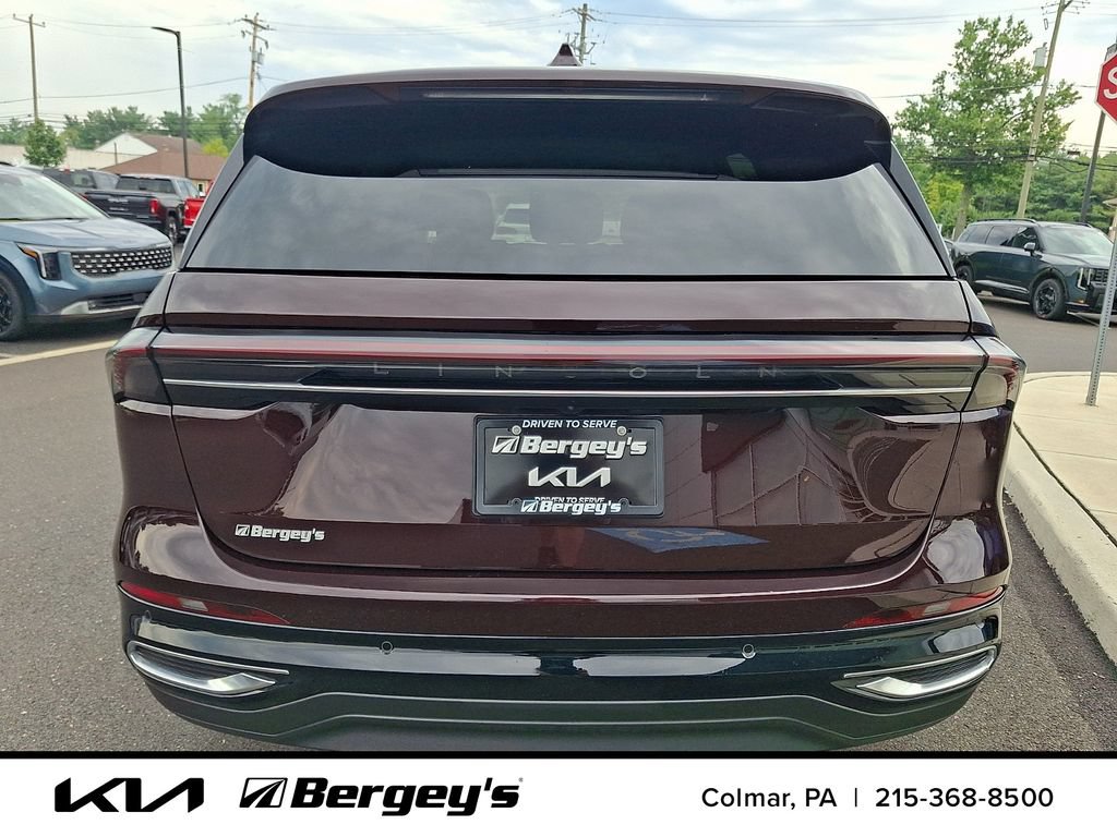 Used 2024 Lincoln Nautilus Premier AWD/4WD image 6
