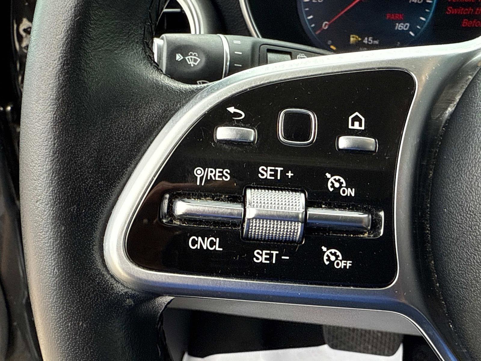 Used 2022 Mercedes-Benz GLC 300 image 31