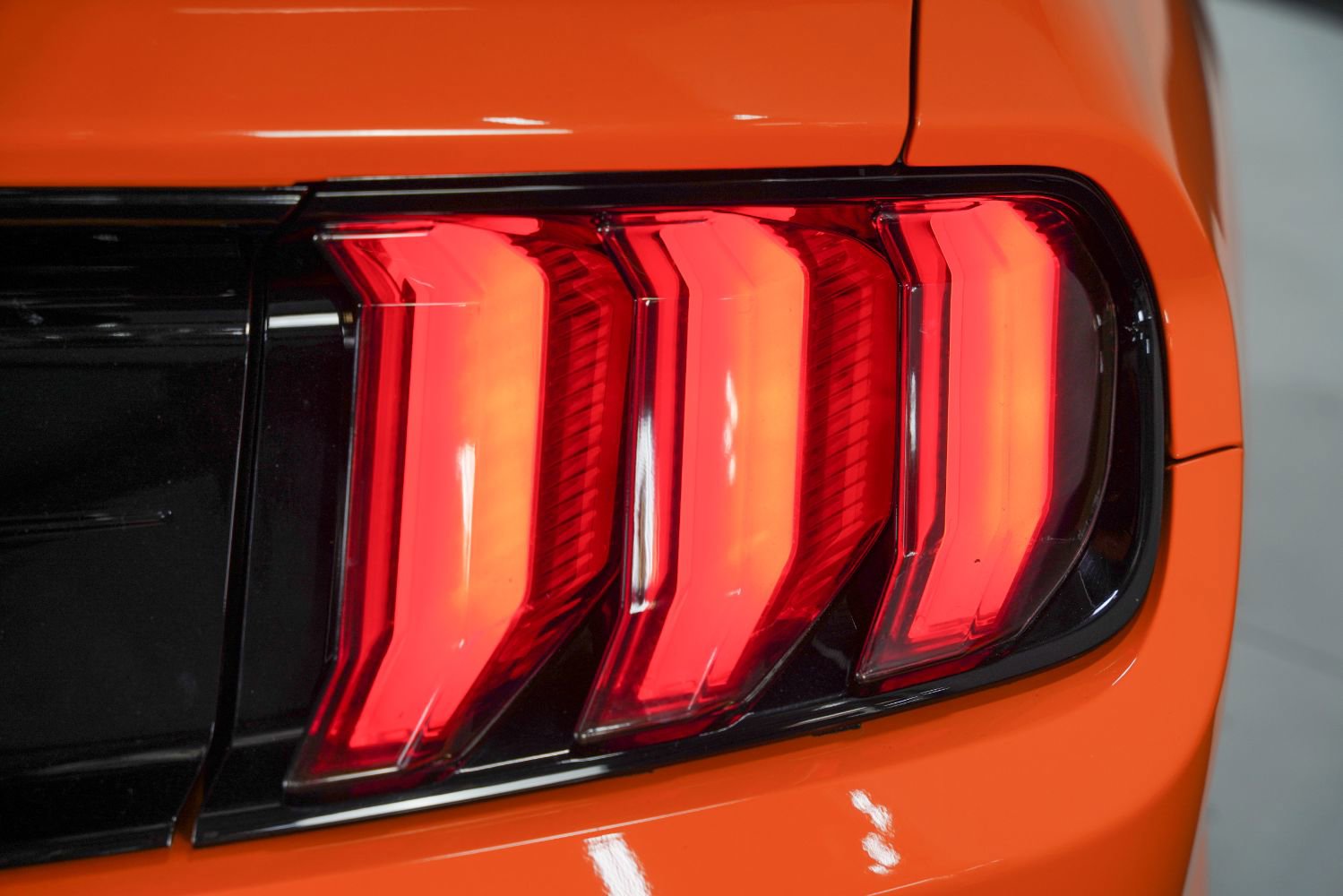 Used 2020 Ford Mustang Shelby GT500 w/ Carbon Fiber Track Pack image 27
