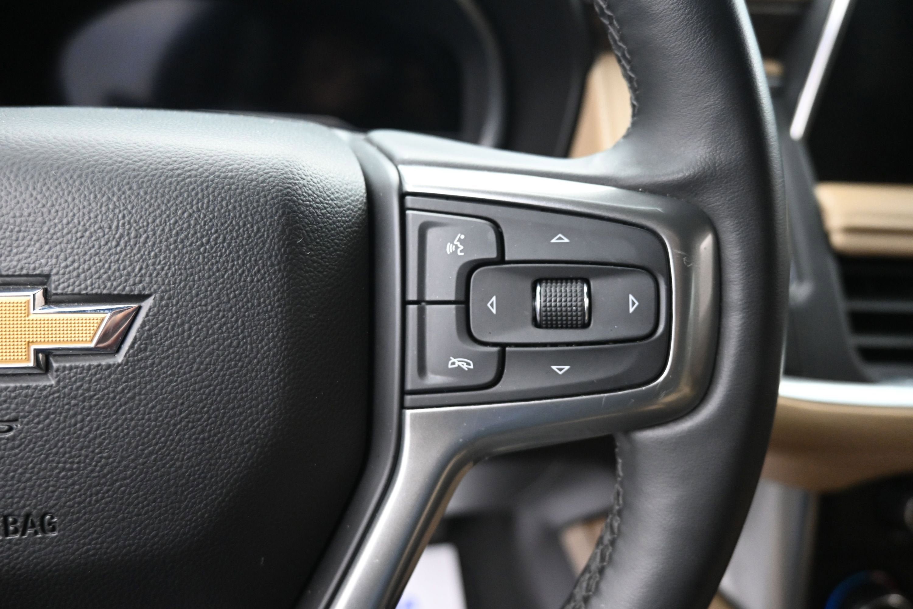 Used 2023 Chevrolet Tahoe Premier AWD/4WD image 14