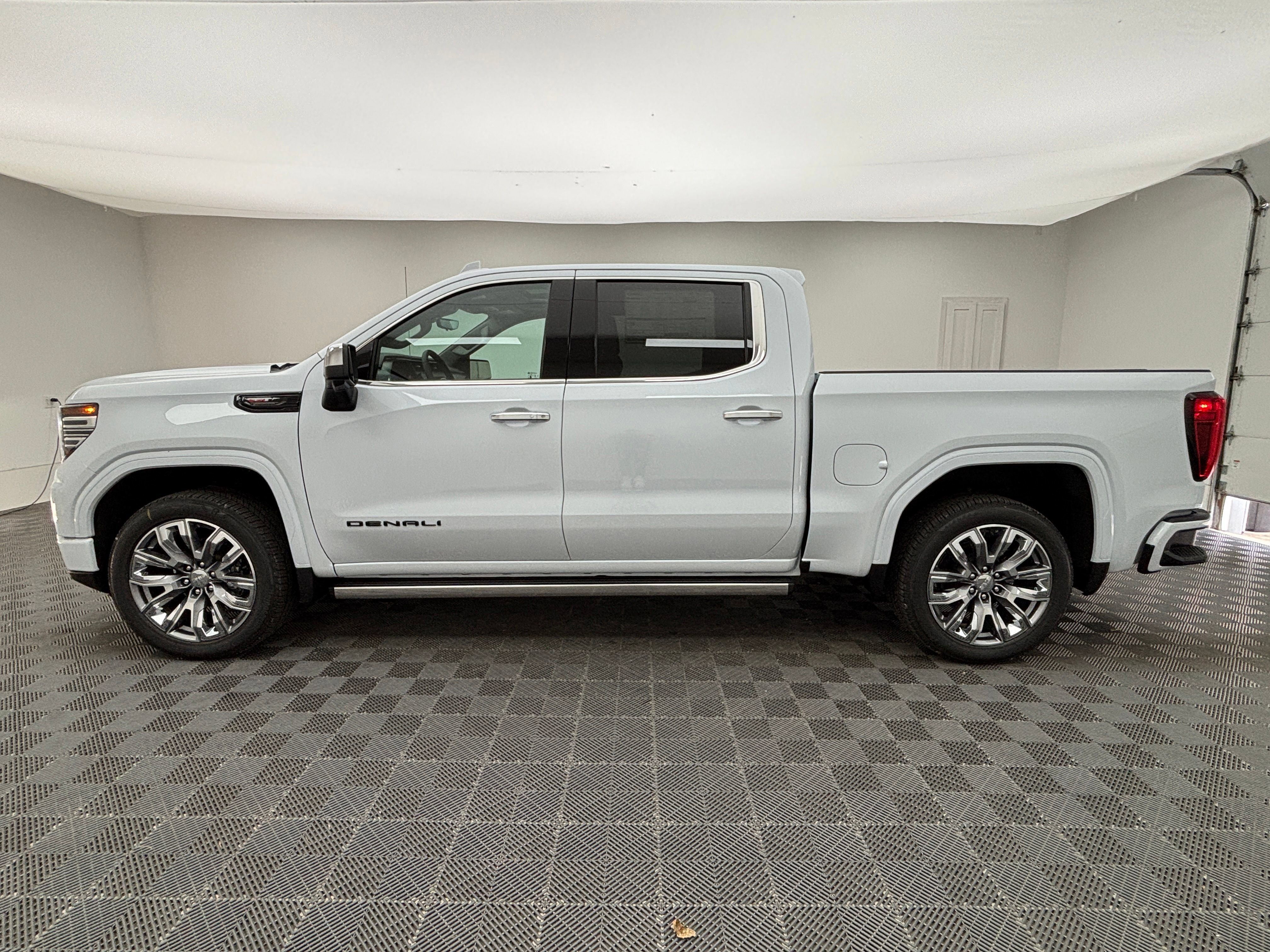 New 2026 GMC Sierra 1500 Denali w/ Denali Reserve Package AWD/4WD image 14