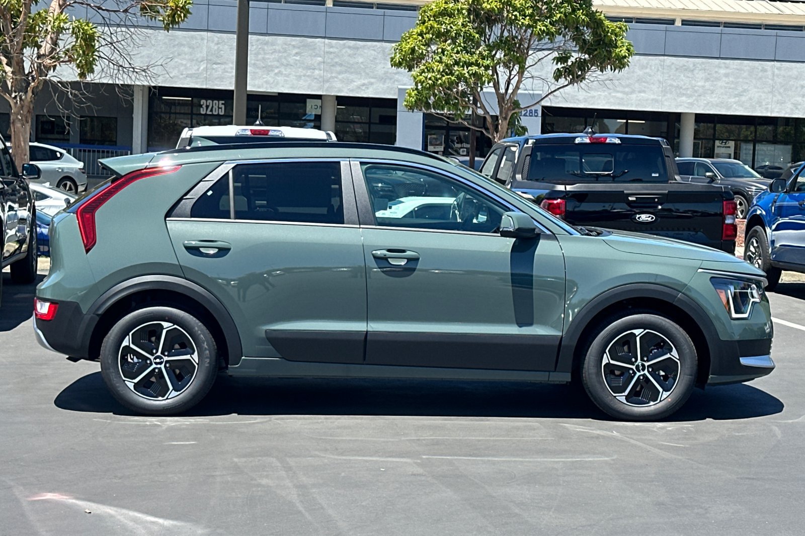 New 2026 Kia Niro EX w/ EX Premium Package FWD image 3