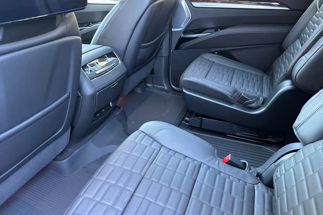 New 2026 Cadillac Escalade ESV Platinum Sport w/ LPO, ONYX Package image 12