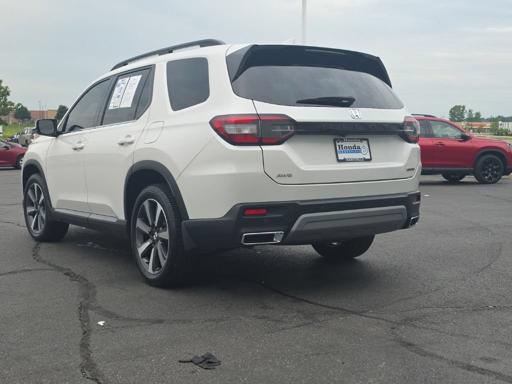 Used 2025 Honda Pilot Touring image 5