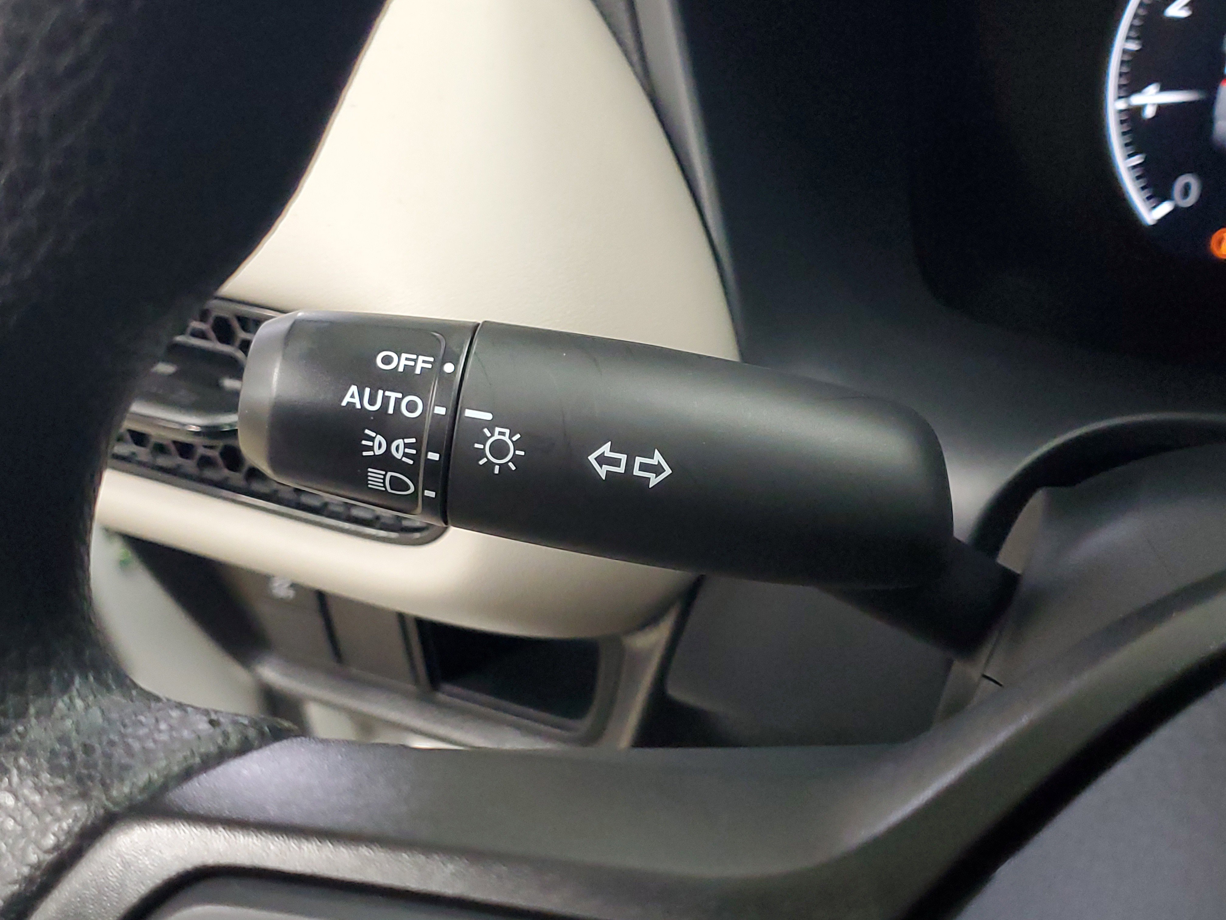 Used 2025 Honda HR-V LX image 23