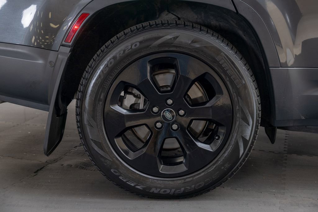 Used 2024 Land Rover Defender 130 S image 44