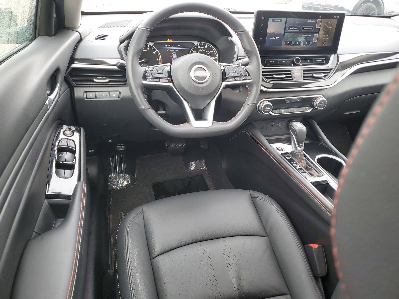 Used 2025 Nissan Altima 2.5 SR w/ SR Premium Package image 11