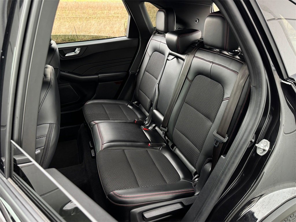 Used 2025 Ford Escape ST-Line image 24