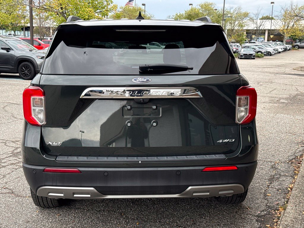 Used 2022 Ford Explorer XLT w/ Equipment Group 202A AWD/4WD image 9