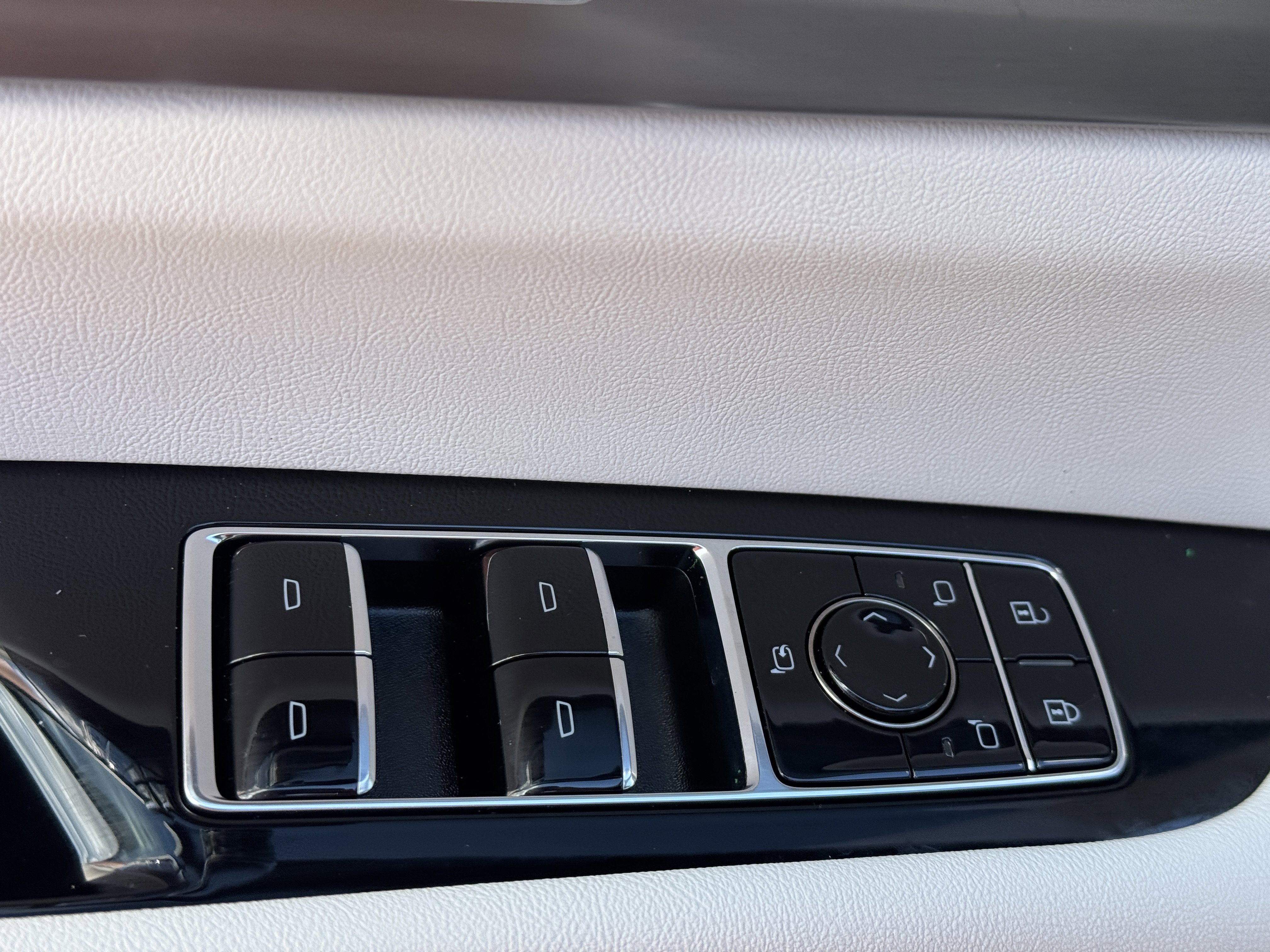 New 2026 Cadillac Vistiq Luxury image 19