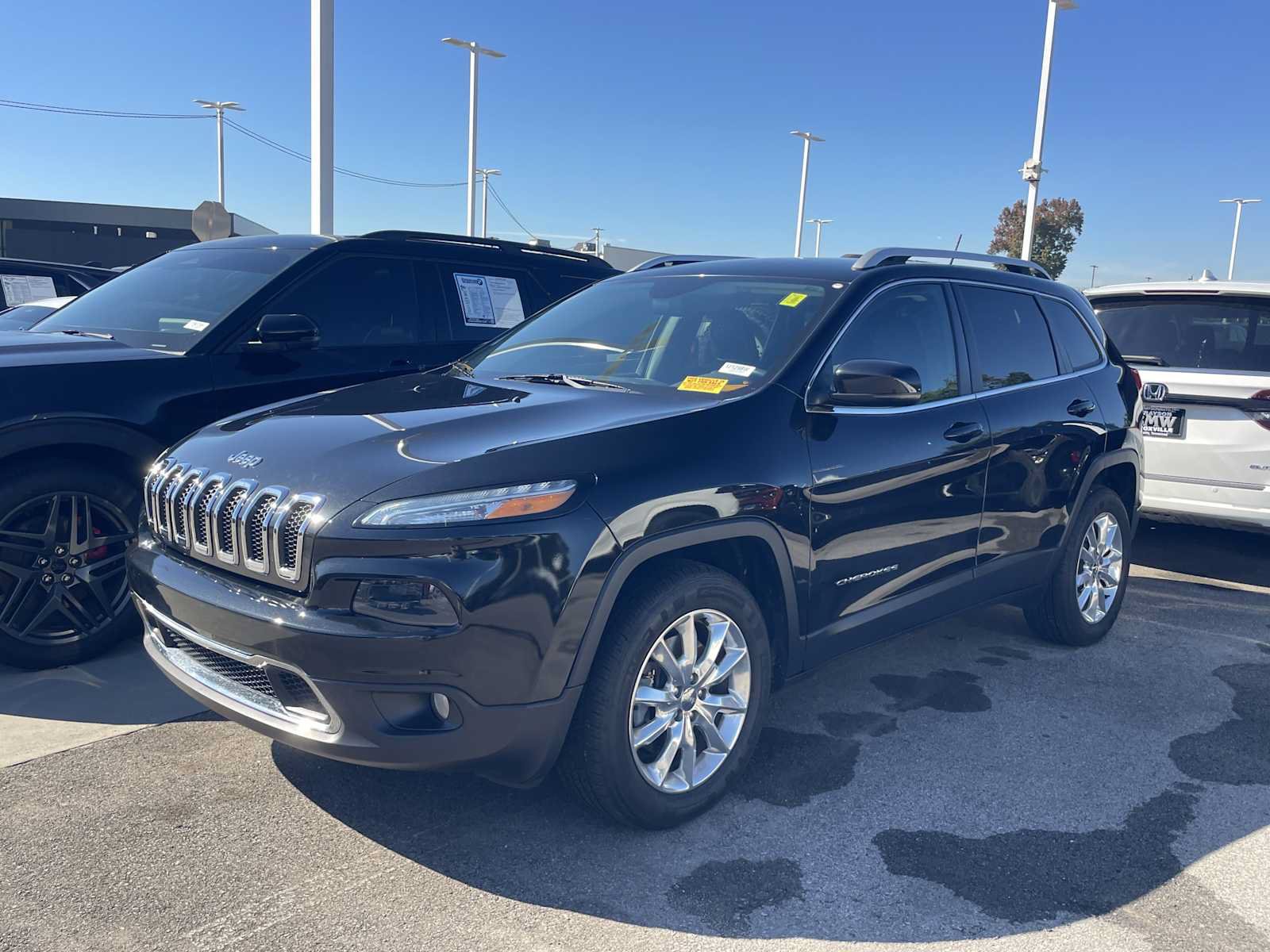 Used 2015 Jeep Cherokee Limited AWD/4WD image 3