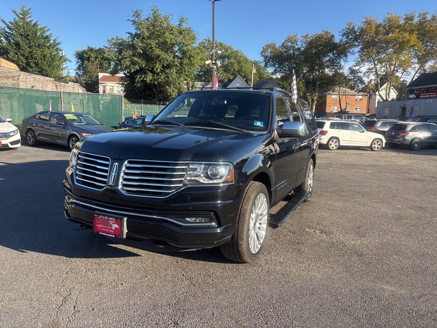 Used 2016 Lincoln Navigator Reserve AWD/4WD image 2
