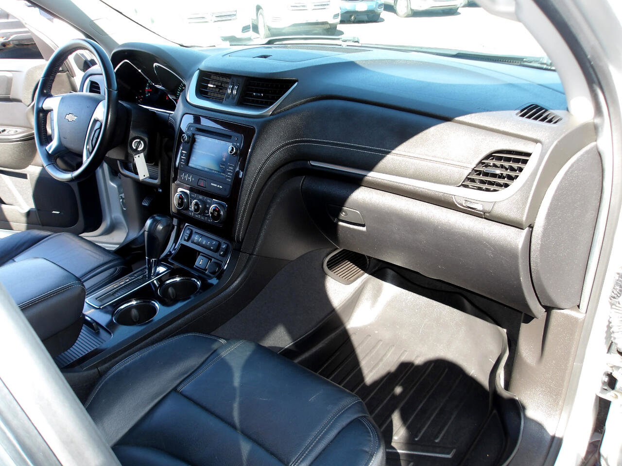 Used 2016 Chevrolet Traverse LT image 14