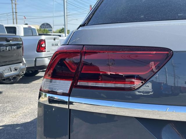 Used 2022 Volkswagen Atlas Cross Sport SEL Premium R-Line AWD/4WD image 10