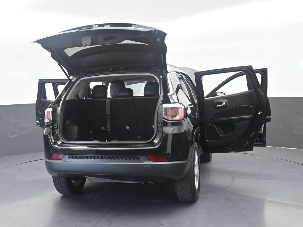 Used 2018 Jeep Compass Latitude w/ Popular Equipment Group AWD/4WD image 76