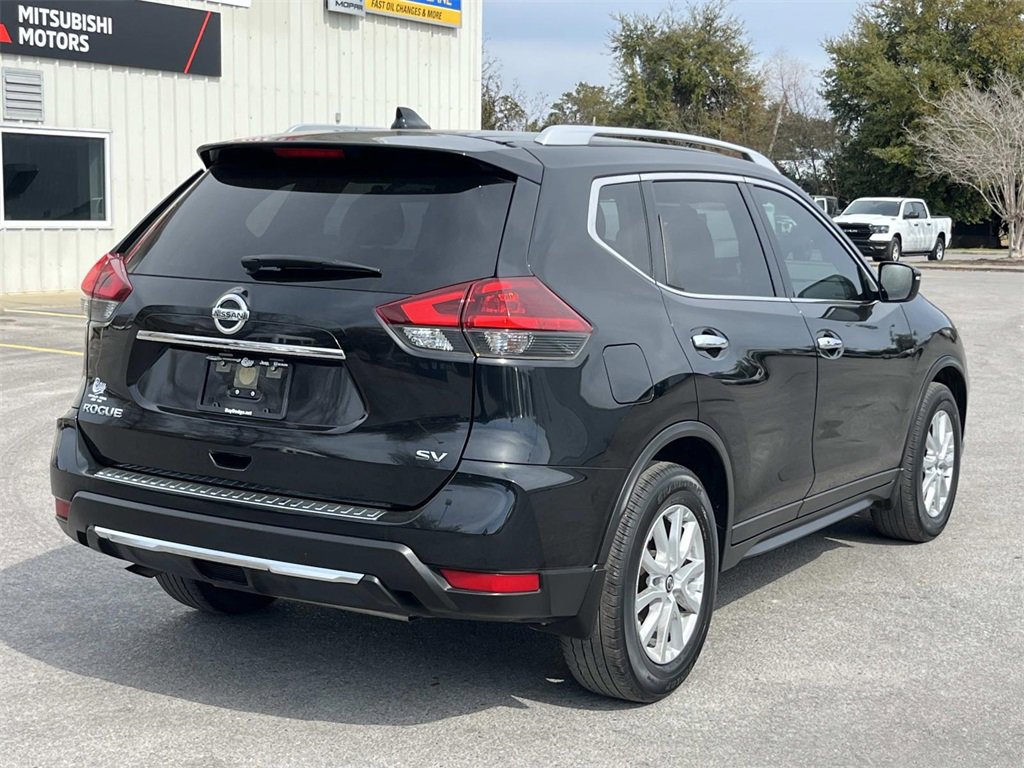 Used 2018 Nissan Rogue SV image 5