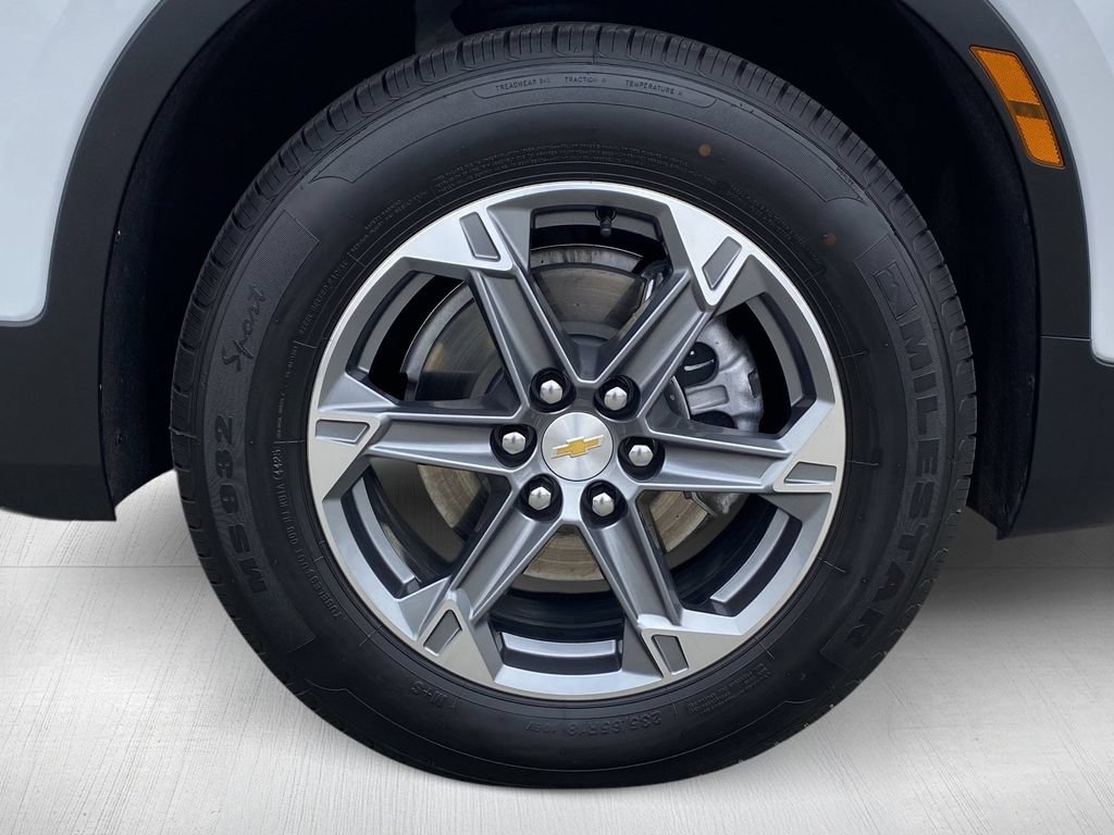 Used 2025 Chevrolet Blazer LT FWD image 14
