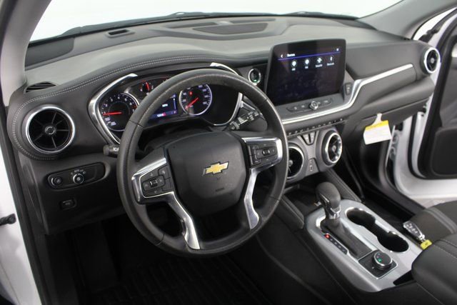 Used 2024 Chevrolet Blazer LT w/ Convenience Package image 9