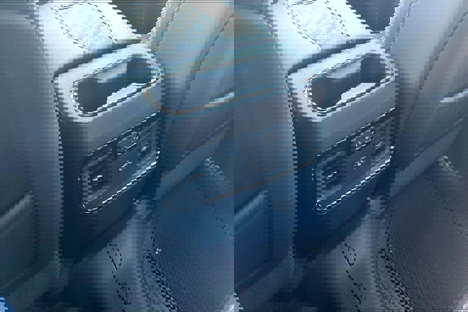 Used 2024 GMC Sierra 2500 AT4X image 11