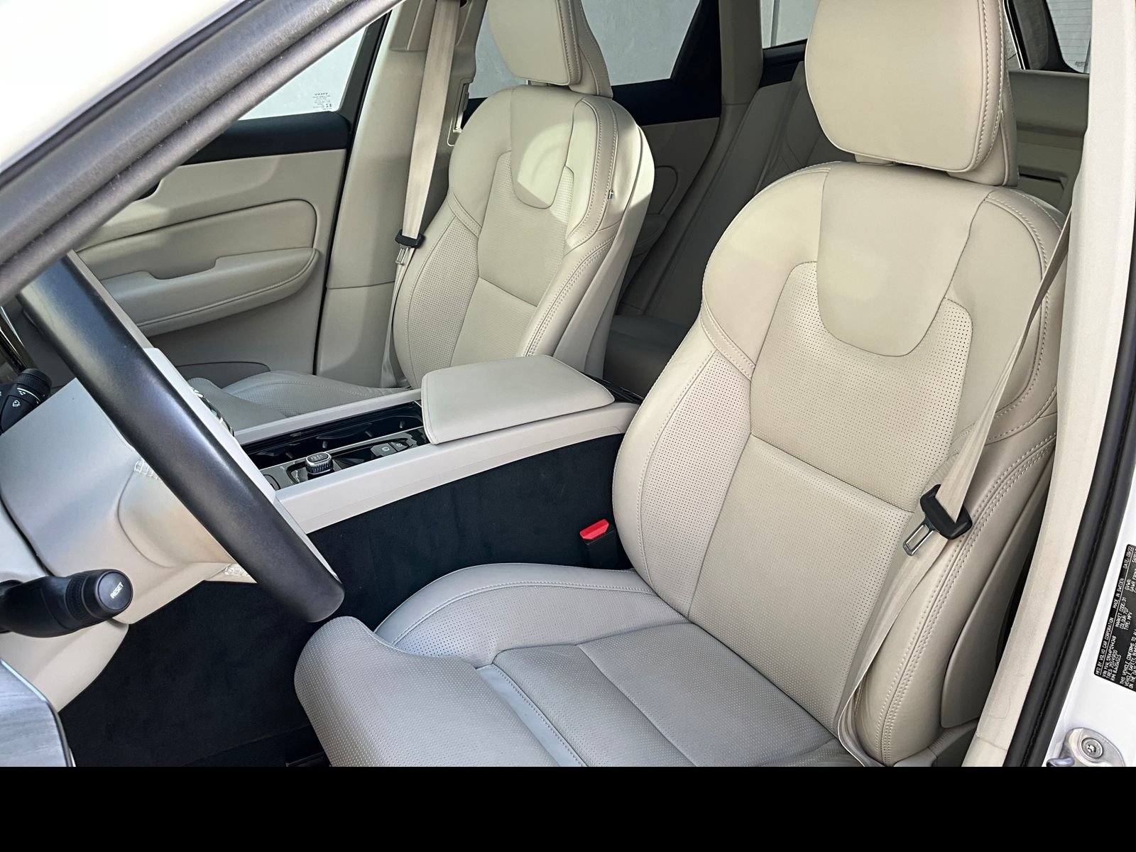 Certified 2023 Volvo XC60 B5 Ultimate w/ Climate Package AWD/4WD image 8