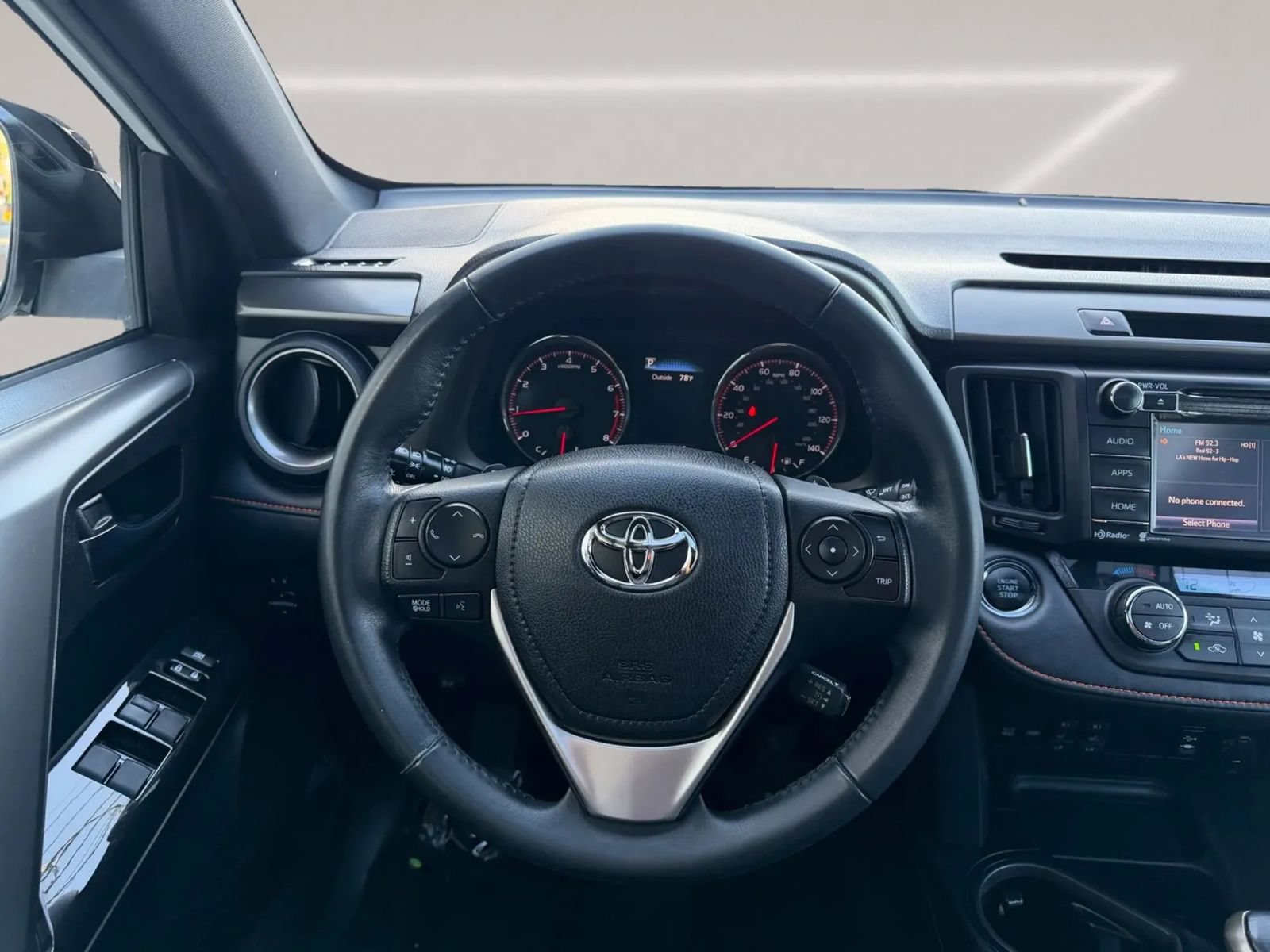 Used 2016 Toyota RAV4 SE FWD image 13
