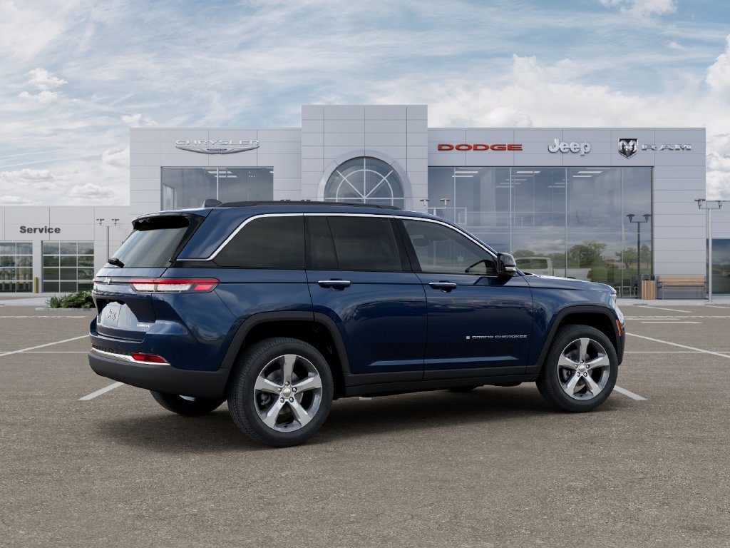 New 2026 Jeep Grand Cherokee Limited w/ Luxury Tech Group II RWD image 4