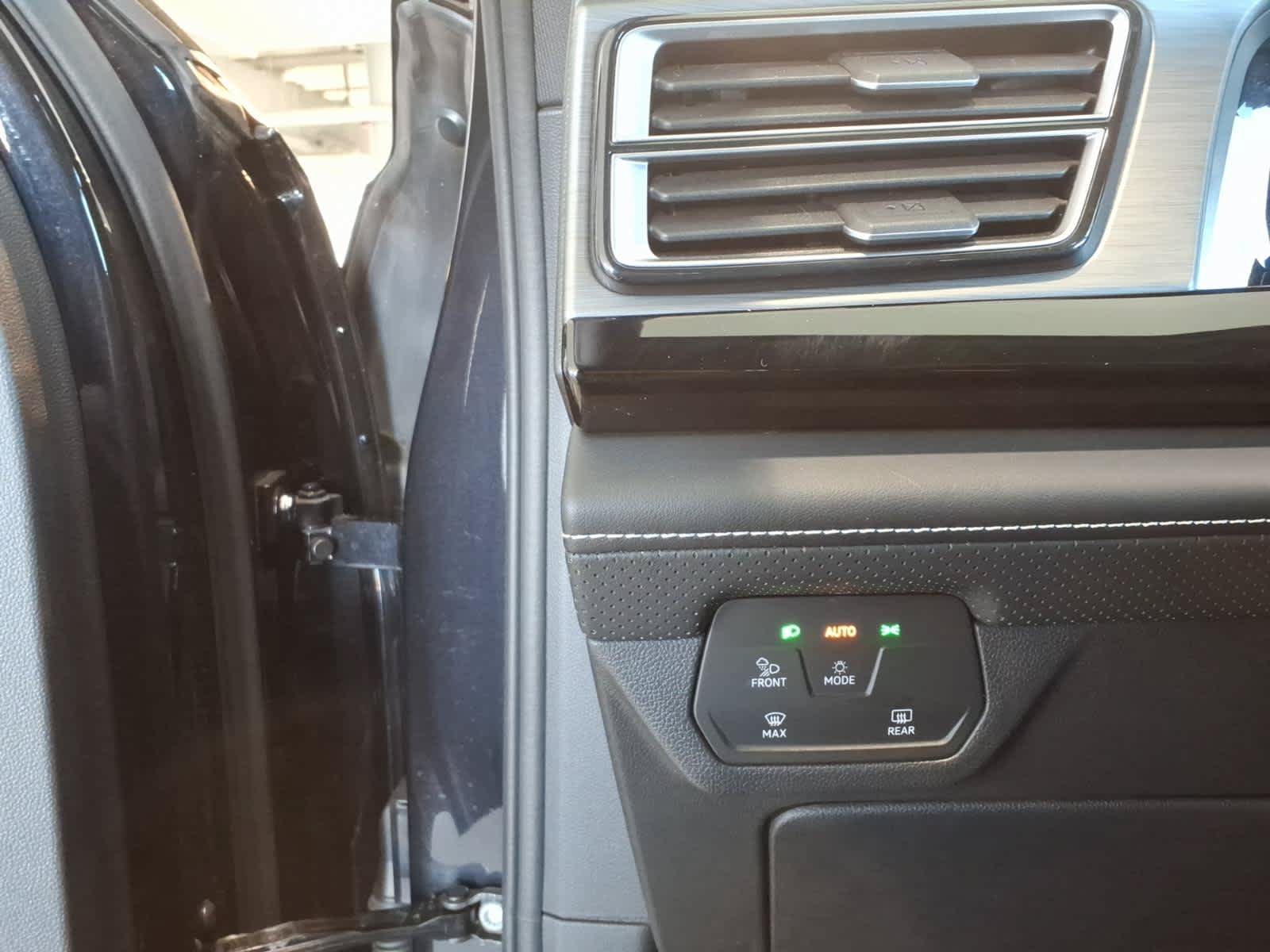 Used 2024 Volkswagen Atlas Cross Sport SE FWD image 16