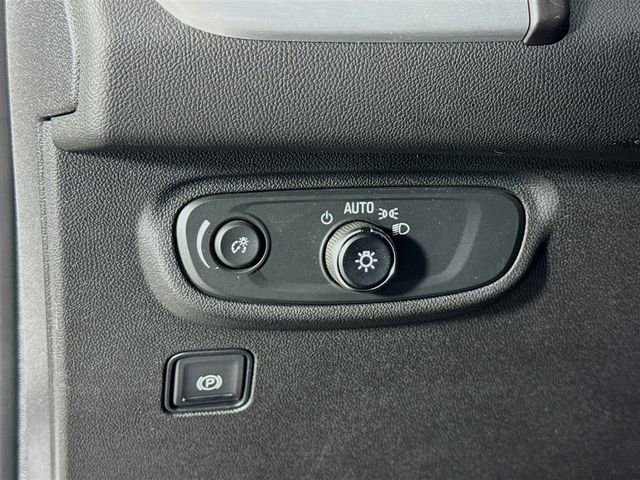 Used 2024 GMC Terrain SLE FWD image 10