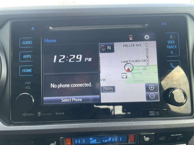 Used 2018 Toyota Tacoma TRD Sport image 4