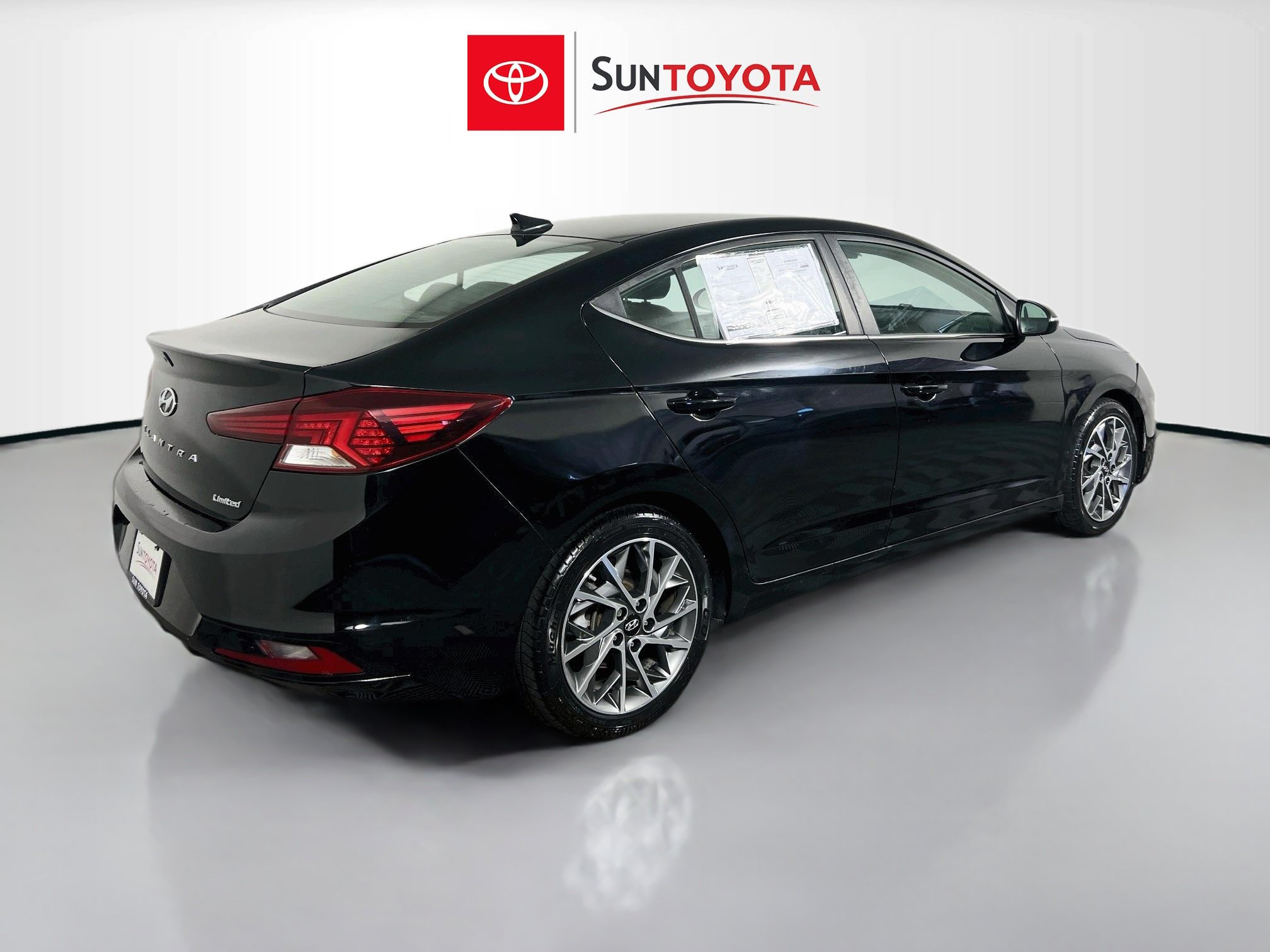 Used 2019 Hyundai Elantra Limited w/ Cargo Package FWD image 4