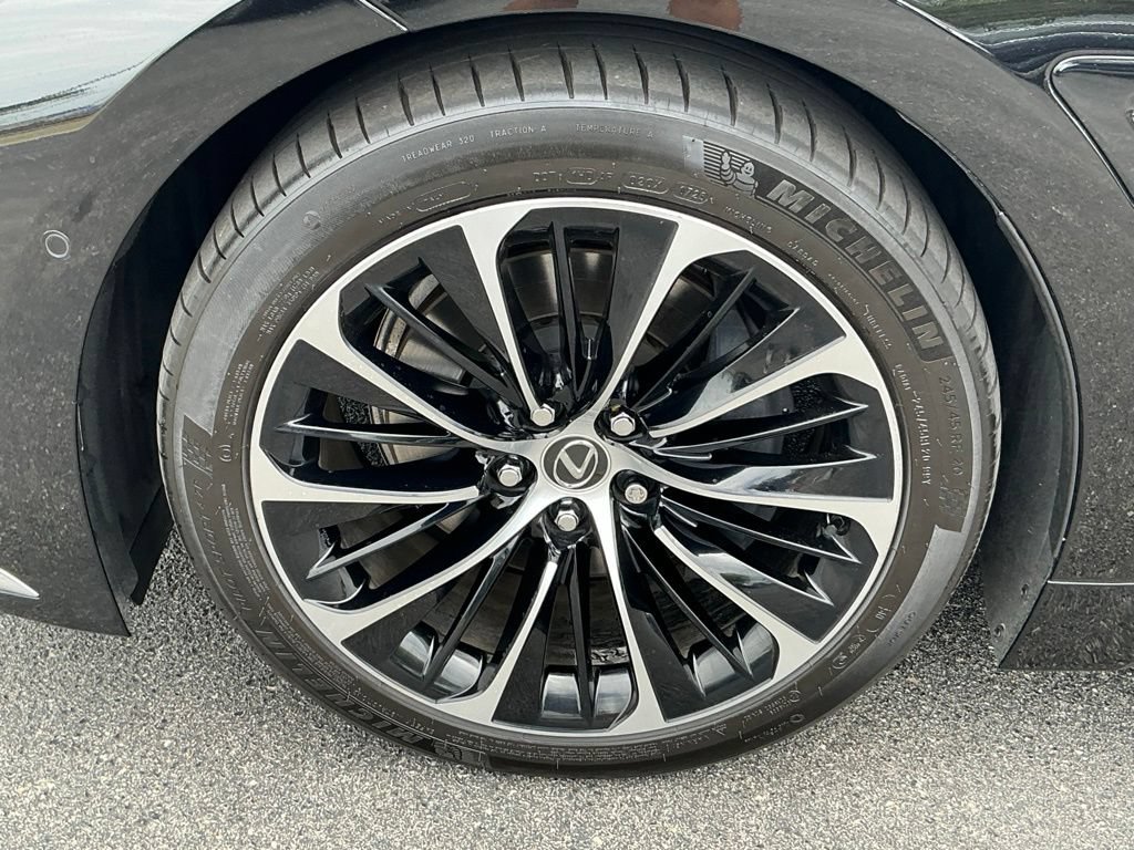 Certified 2023 Lexus LS 500h AWD w/ Luxury Package image 9