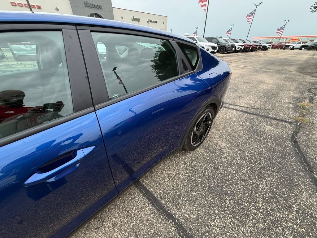 Used 2025 Kia K4 EX FWD image 35
