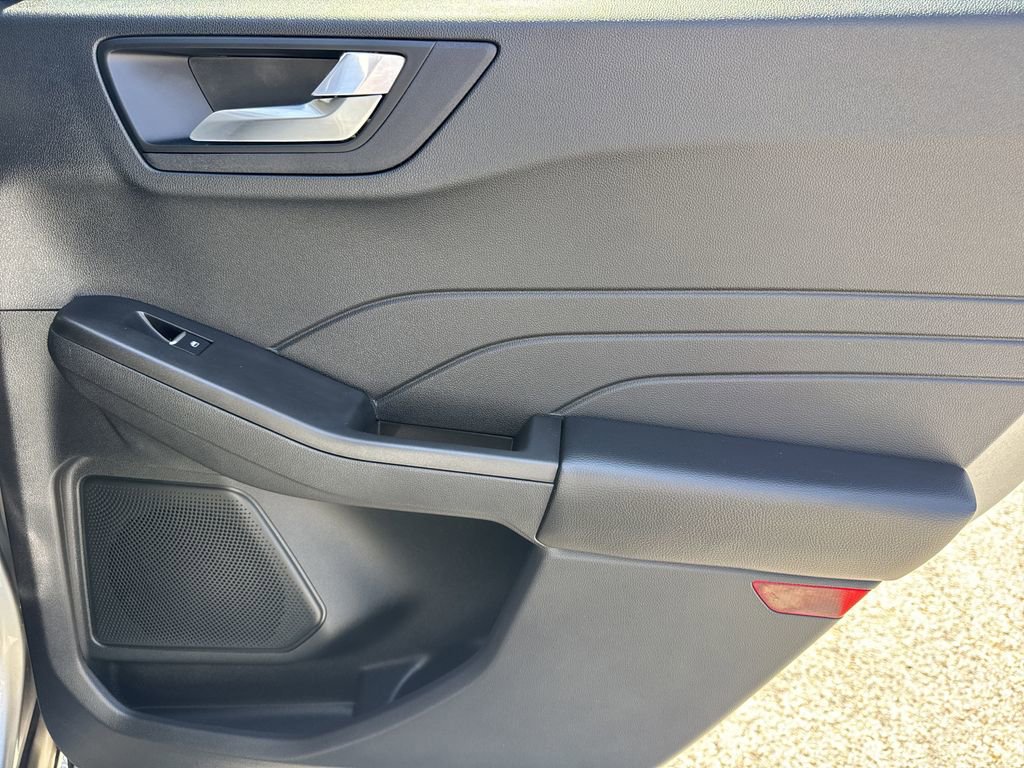 Used 2021 Ford Escape SE FWD image 16