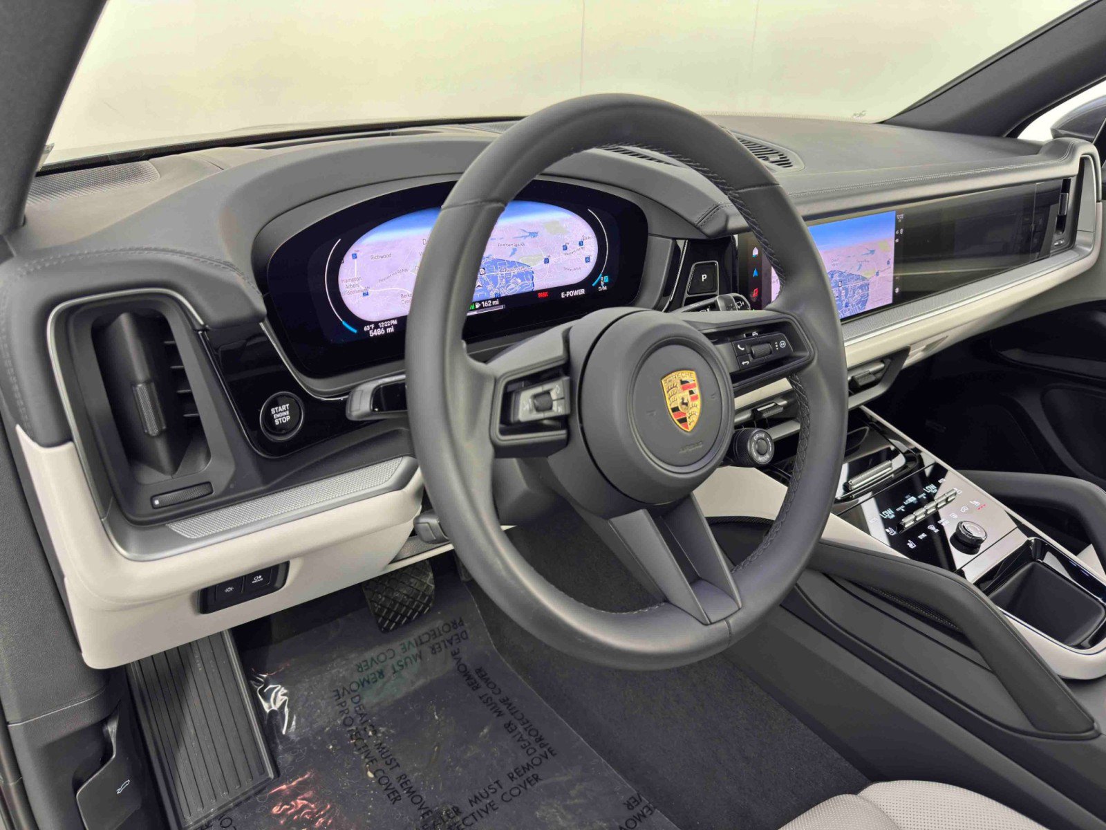 Used 2024 Porsche Cayenne w/ Technology Package image 14