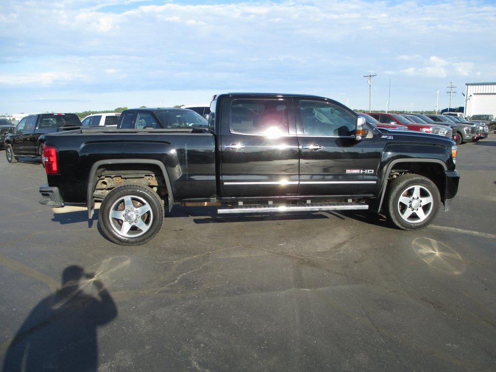 Used 2017 GMC Sierra 2500 SLT image 2
